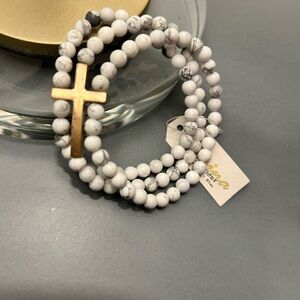 NWT Gold Sideways Cross Triple White/Gray Howlite Stones Connected Bracelet
